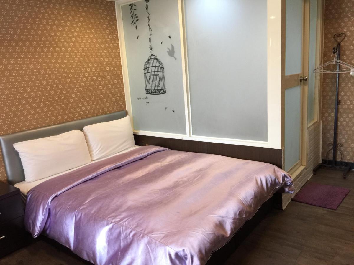 One Plus One Hotel Тайпей Екстериор снимка