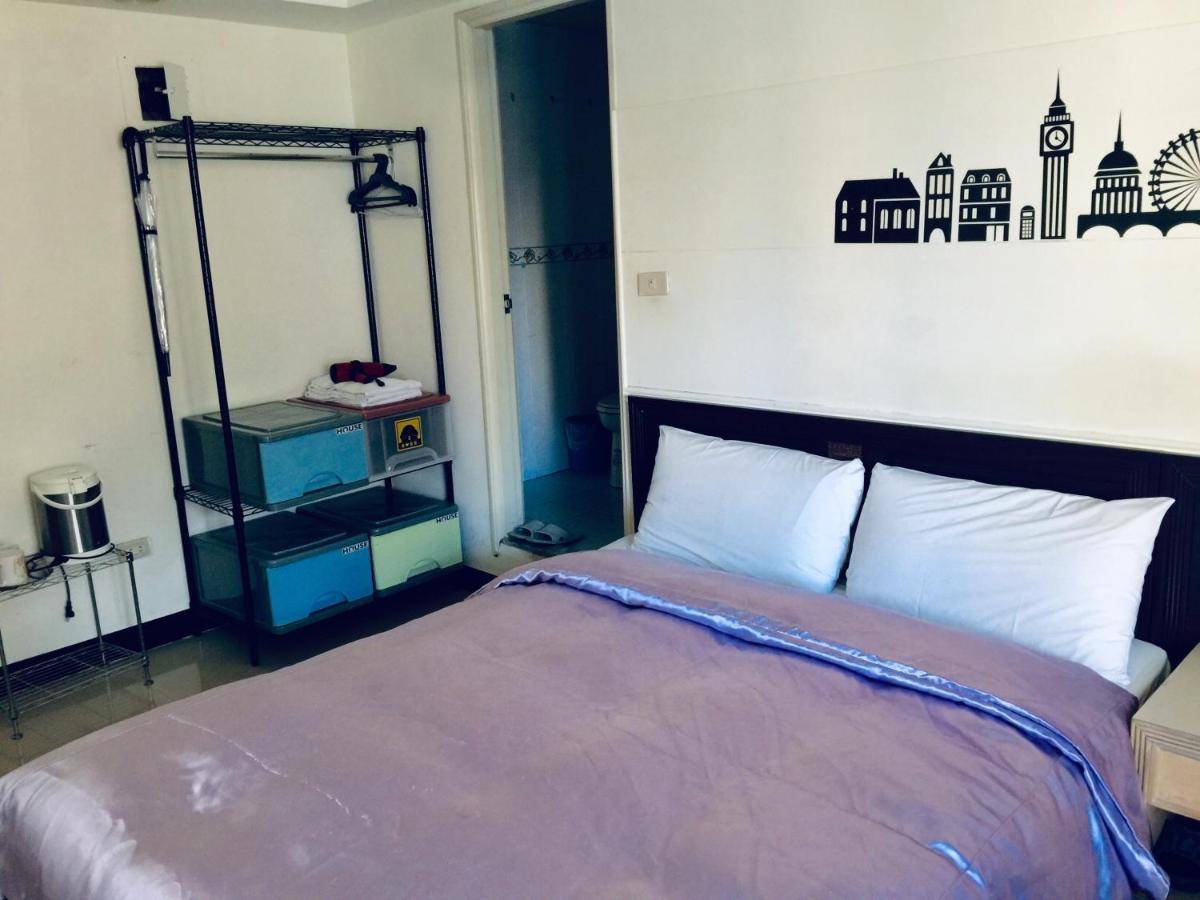 One Plus One Hotel Тайпей Екстериор снимка