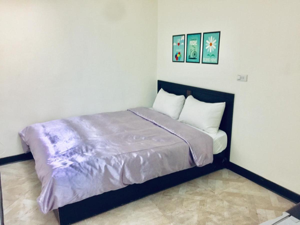 One Plus One Hotel Тайпей Екстериор снимка